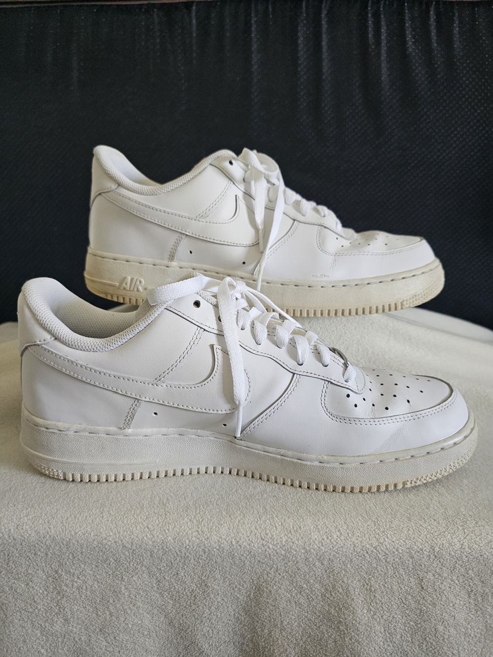 NIKE Mens Air Force 1'07 Low-Top Leather Sneakers Triple White SIZE 10.5